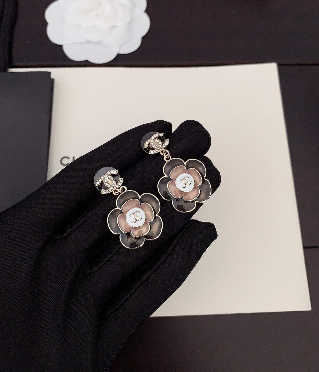 18K  Chanel Flower Pendant Earrings
