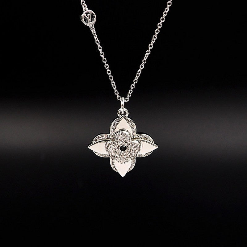 18K Louis Vuitton Medaillon Necklace